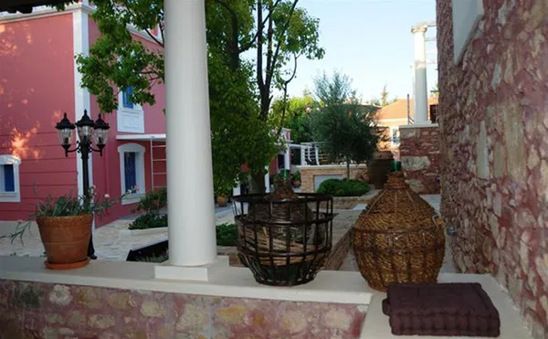 Seafront 25 m² Villa with One Bedrooms for Rent in Pirgos Psilonerou, Platanias — photo 2