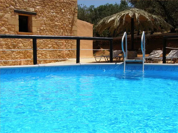 Sea View Three-Bedroom Villa for Rent in Xirokampi, Platanias — photo 3