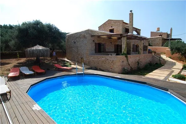 Sea View Three-Bedroom Villa for Rent in Xirokampi, Platanias