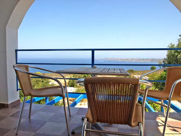 Sea View Three-Bedroom Villa for Rent in Kalathas, Akrotiri — photo 2