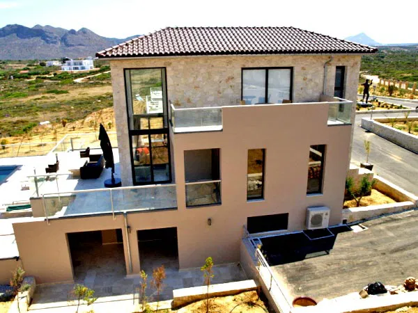 Sea-View Four-Bedroom Villa for Rent in Tersanas, Akrotiri — photo 4