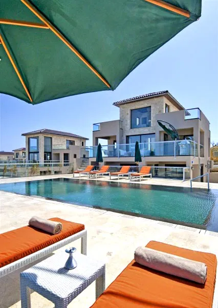 Sea-View Four-Bedroom Villa for Rent in Tersanas, Akrotiri — photo 3