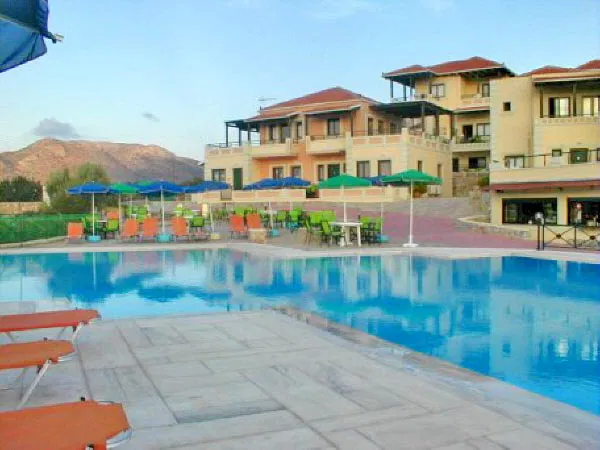Seafront Apartment for Rent in Chorafakia, Akrotiri — photo 2