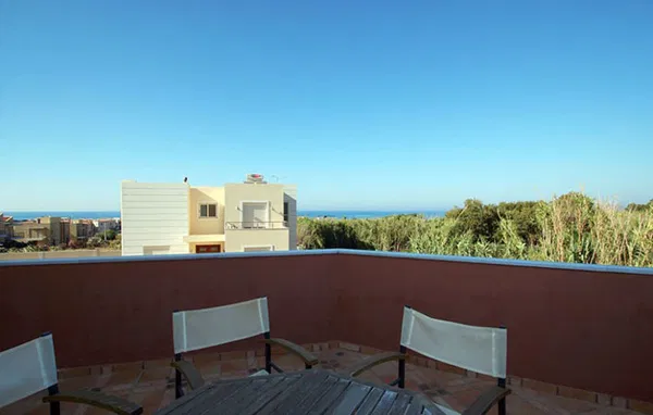Three-Bedroom Sea View Villa for Rent in Pirgos Psilonerou, Platanias — photo 3