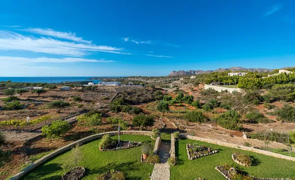 Five-Bedroom Sea View Villa for Rent in Kalathas, Akrotiri — photo 4
