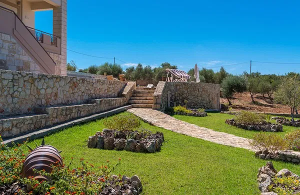 Five-Bedroom Sea View Villa for Rent in Kalathas, Akrotiri — photo 5