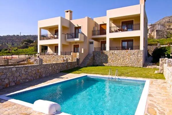 Two-Bedroom Seafront Apartment for Rent in Amari, Rethymnon — photo 4