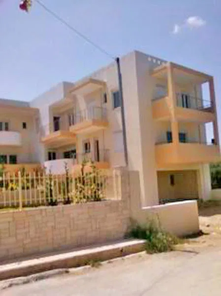Seafront 110 m² Villa with Four Bedrooms for Sale in Heraklion