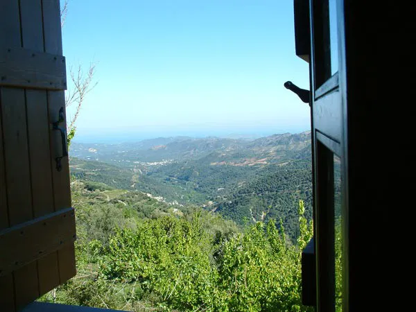 Three-Bedroom Seafront Villa for Sale in Zourva, Platanias — photo 3