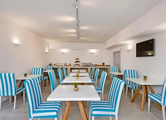 550 m² Hotel for Sale in Santorini, Cyclades — photo 4
