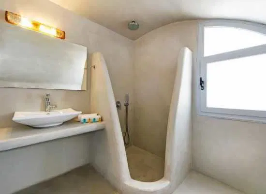 550 m² Hotel for Sale in Santorini, Cyclades — photo 5