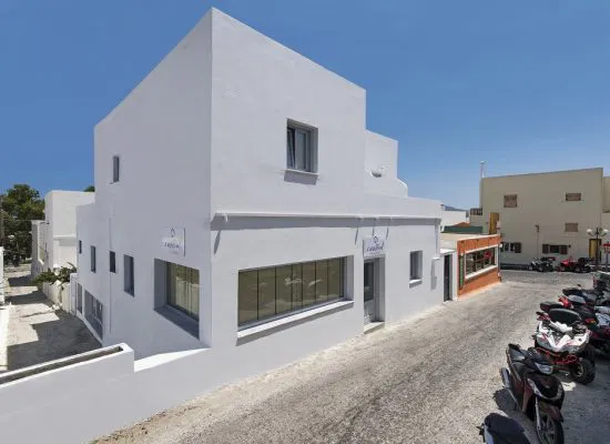 550 m² Hotel for Sale in Santorini, Cyclades — photo 3