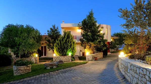 Sea-View Ten-Bedroom Villa for Sale in Agios Myron Heraklion, Heraklion — photo 3