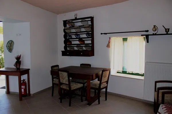 One-Bedroom Seafront Villa for Sale in Elia, Hersonissos — photo 4