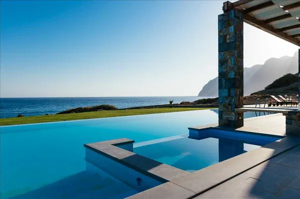 Sea-View Six-Bedroom Villa for Sale in Mochlos, Sitia — photo 2