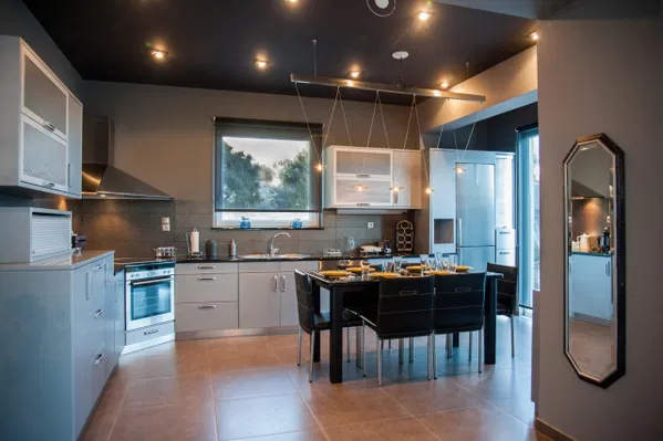 Six-Bedroom Sea View Villa for Sale in Ierapetra, Lasithi — photo 4