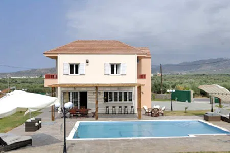 Seafront 190 m² Villa with Four Bedrooms for Sale in Sissi, Agios Nikolaos — photo 3