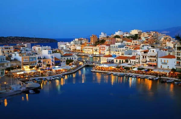 Seafront Hotel for Sale in Agios Nikolaos, Lasithi — photo 2
