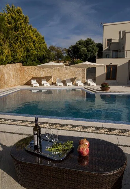 Sea-View Eight-Bedroom Villa for Sale in Monte Vardia, Chania — photo 5