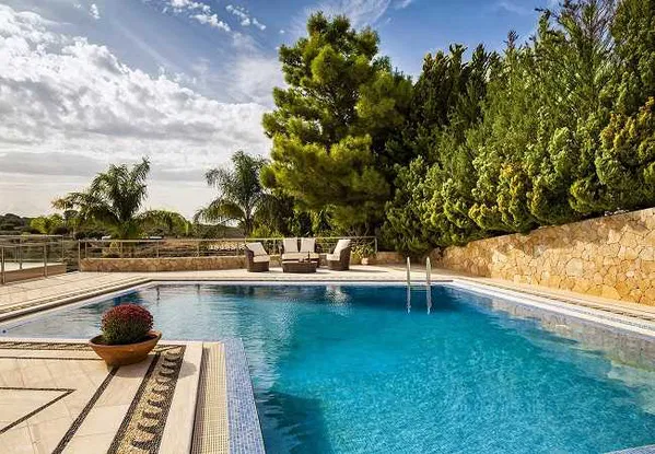 Sea-View Eight-Bedroom Villa for Sale in Monte Vardia, Chania