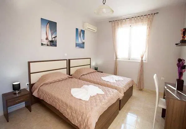 Sea-View 400 m² Villa with Six Bedrooms for Sale in Kalyves, Apokoronas — photo 5