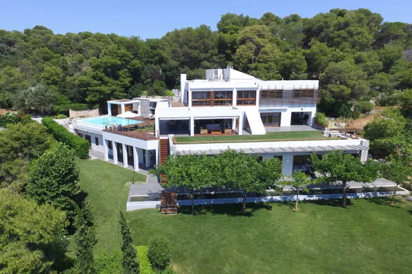 Sea-View Six-Bedroom Villa for Sale in Agios Matthaios, Akrotiri — photo 2