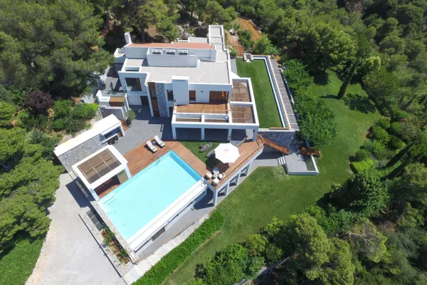 Sea-View Six-Bedroom Villa for Sale in Agios Matthaios, Akrotiri — photo 4