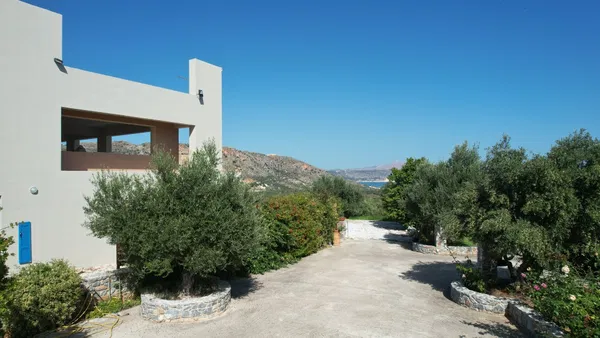 Sea-View Six-Bedroom Villa for Sale in Kalyves, Apokoronas — photo 4
