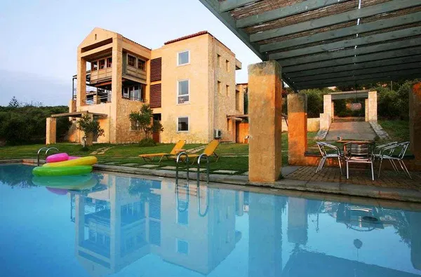 Sea View Six-Bedroom Villa for Sale in Galatas, Chania