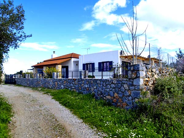 Seafront Four-Bedroom Villa for Sale in Kefalas, Apokoronas
