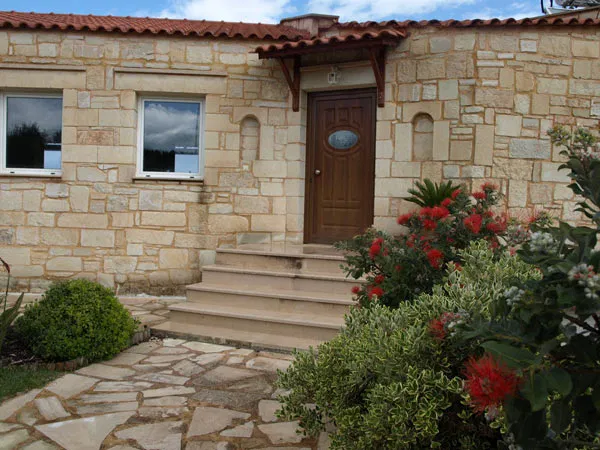 Sea View Three-Bedroom Villa for Sale in Agia Marina, Chania — photo 3
