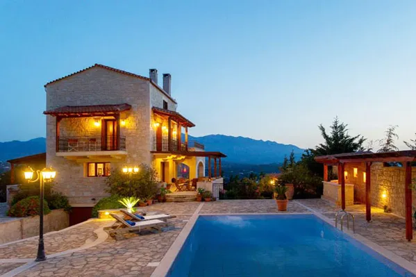 Sea-View 300 m² Villa with Four Bedrooms for Sale in Plaka Apokoronas, Apokoronas