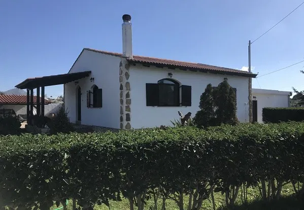 Seafront 115 m² Villa with Two Bedrooms for Sale in Pazinos, Akrotiri — photo 2