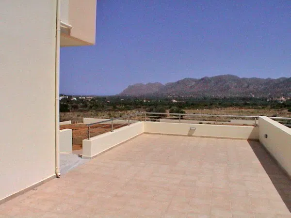 Sea View 200 m² Villa with Two Bedrooms for Sale in Mouzouras, Akrotiri — photo 2