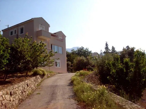 Seafront Six-Bedroom Villa for Sale in Vafes, Apokoronas — photo 2