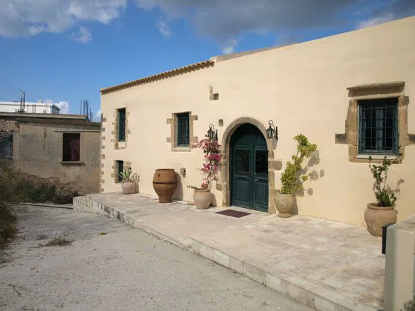Four-Bedroom Sea-View Villa for Rent in Tavronitis, Platanias — photo 2