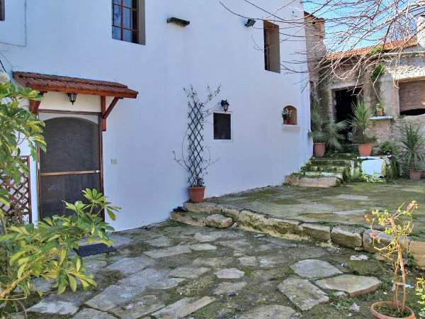 Seafront Two-Bedroom Villa for Sale in Tzitzifes, Apokoronas — photo 5