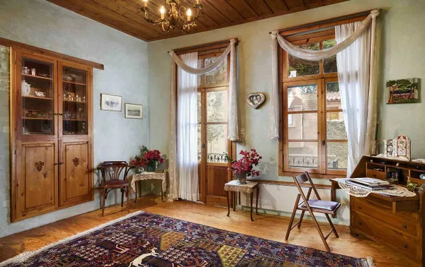 Seafront Three-Bedroom Villa for Sale in Old Town, Chania