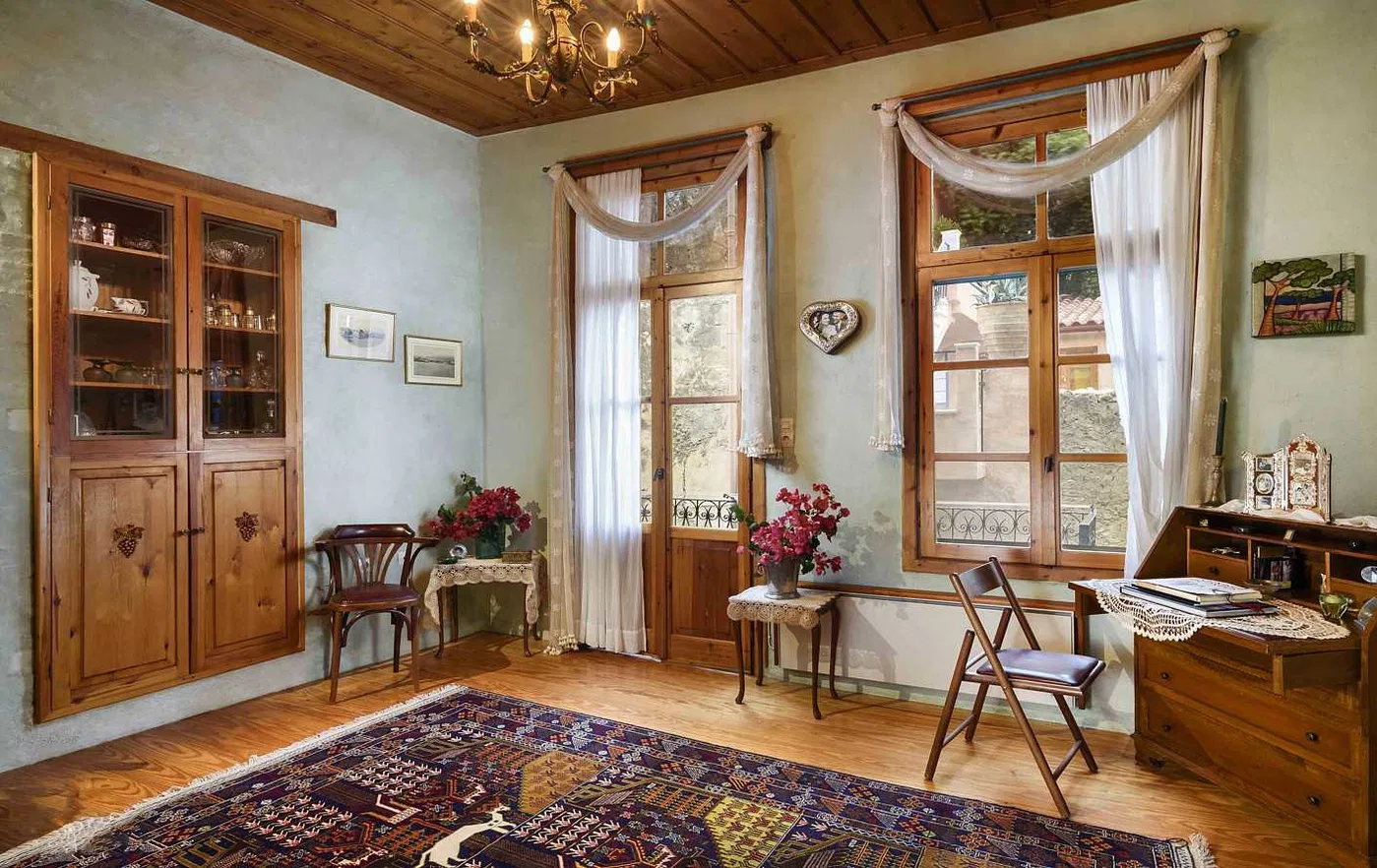 Seafront Three-Bedroom Villa for Sale in Old Town, Chania