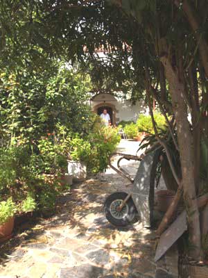 Three-Bedroom Seafront Villa for Sale in Kalamitsi Amigdali, Apokoronas — photo 3