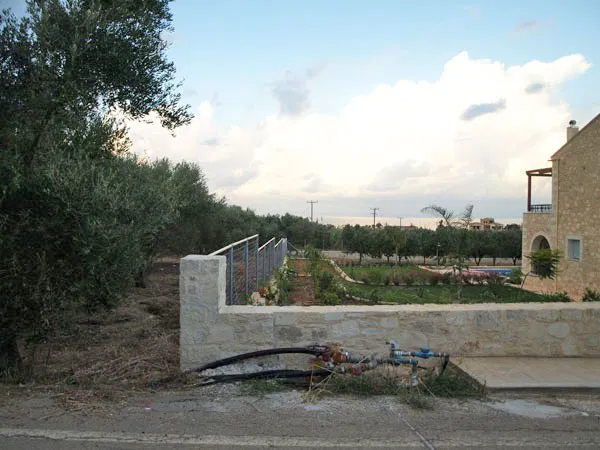 Sea-View 7,088 m² Plot of Land for Sale in Maleme, Platanias — photo 2