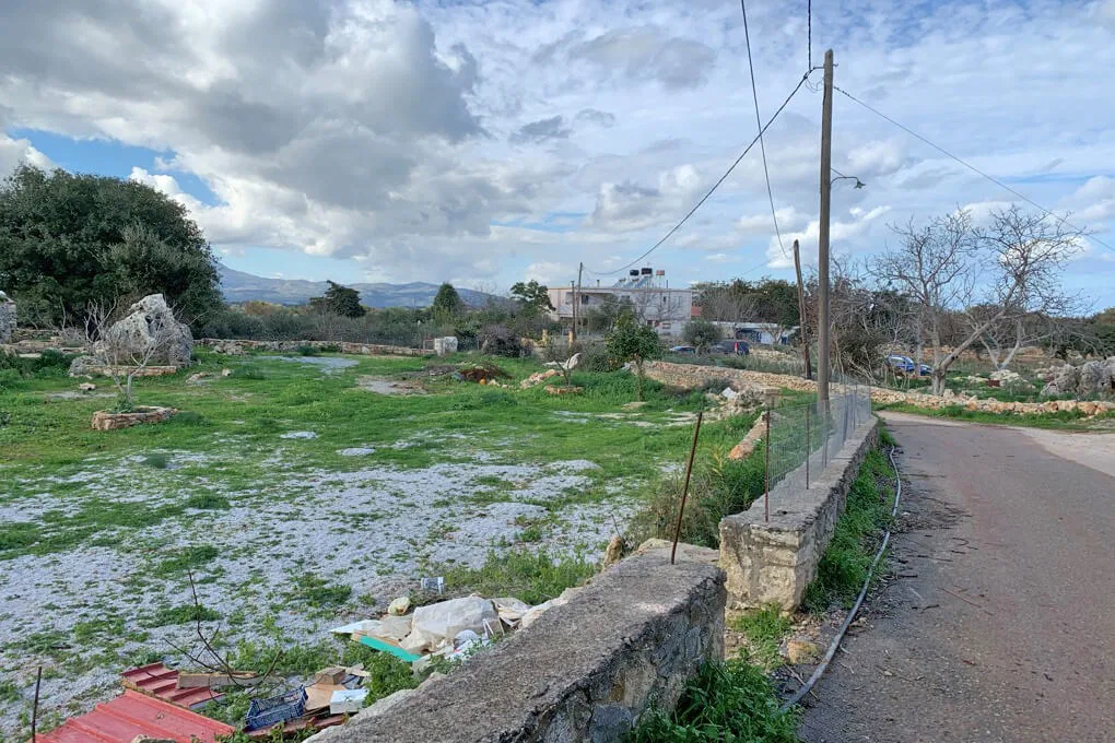 Seafront 1,200 m² Land for Sale in Litsarda, Apokoronas