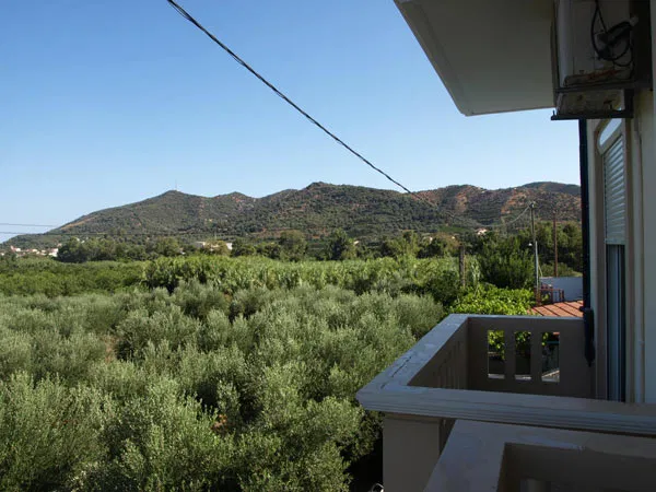 Seafront Three-Bedroom Villa for Rent in Agia, Chania — photo 3