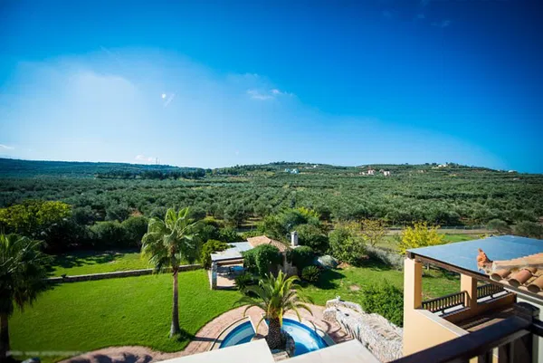 Four-Bedroom Sea View Villa for Rent in Maleme, Platanias