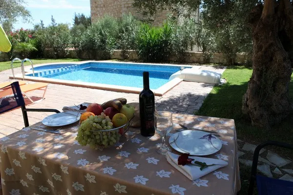 Seafront Three-Bedroom Villa for Rent in Vryses, Apokoronas — photo 5