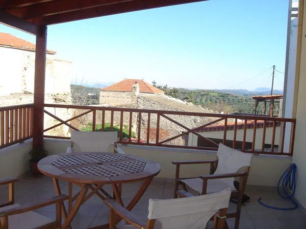 Seafront Villa with Two Bedrooms for Rent in Pontikiana, Platanias