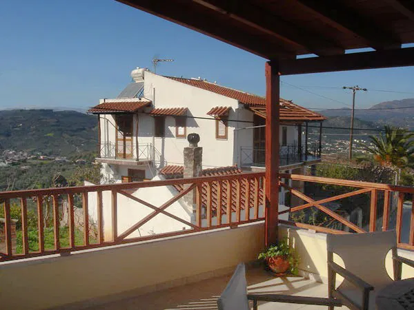 Seafront Villa with Two Bedrooms for Rent in Pontikiana, Platanias — photo 3