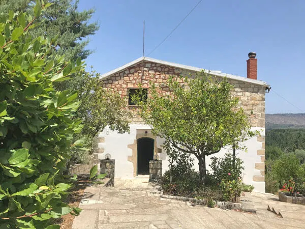 Seafront Villa with Four Bedrooms for Rent in Krionerida, Apokoronas