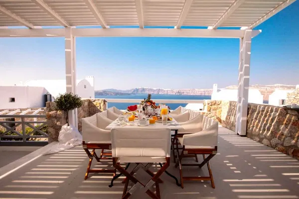 831 m² Sea-View Hotel for Sale in Santorini, Cyclades — photo 2