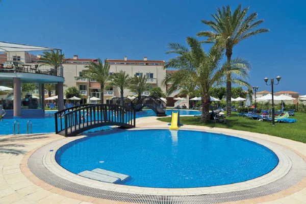 Sea View Hotel for Sale in Kolymbari, Platanias — photo 2